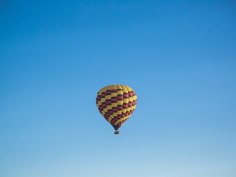 JPG photo: hot-air balloon in a blue sky